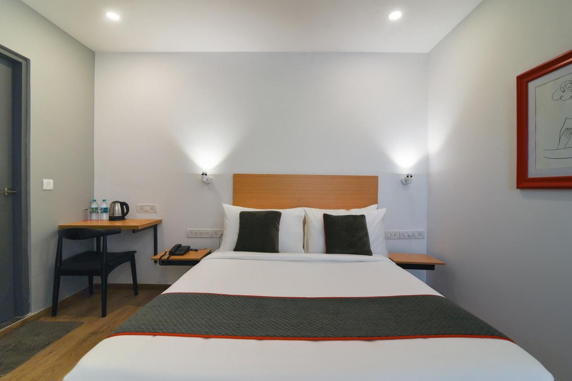 Super Townhouse Spruce Hotels Bellandur バンガロール エクステリア 写真